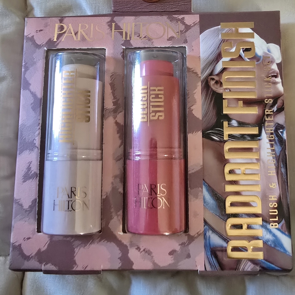 Paris Hilton Blush & Highlighter Stick Duo - Pink